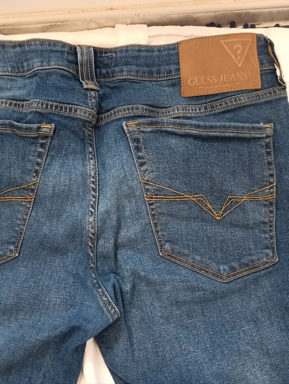 Guess Vintage Men's Desmond Tapered Jeans Medium Blue Wash Size 34 Y2k
